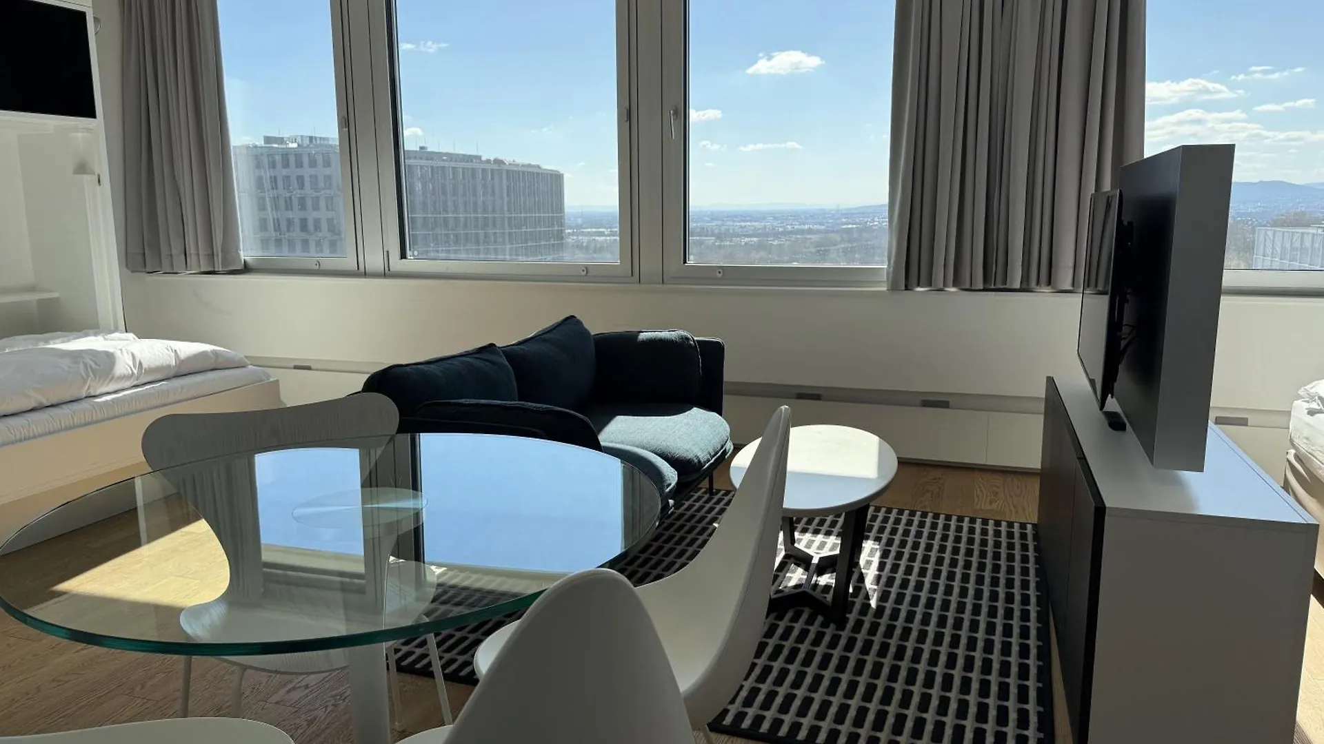 Penthouse-Flair With Skyline-View Apartment Vienna