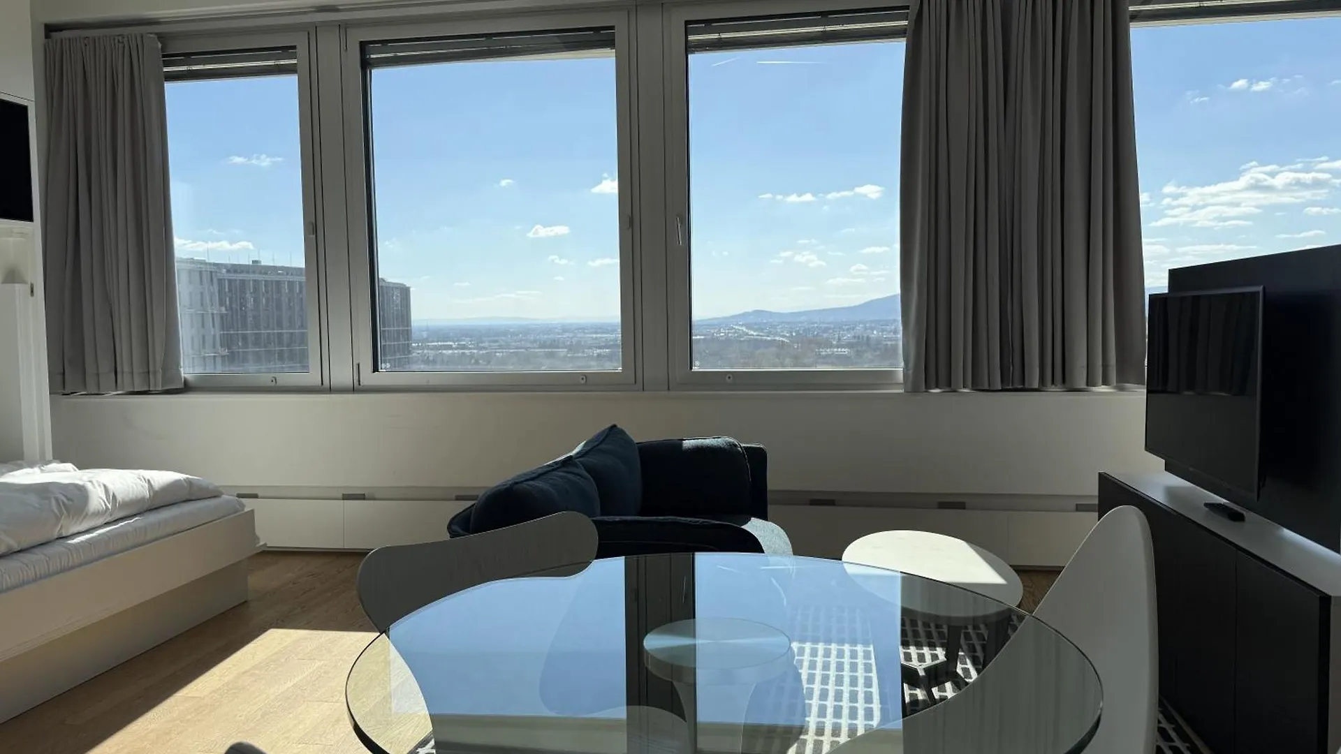 Penthouse-Flair With Skyline-View Apartment Vienna