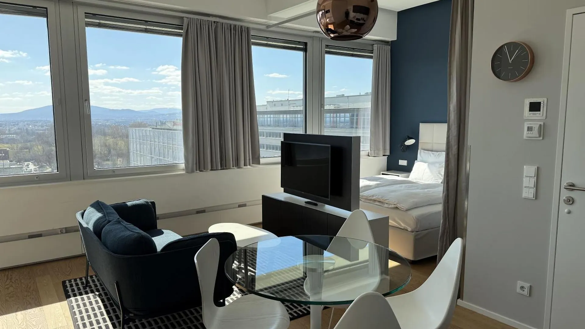 Penthouse-Flair With Skyline-View Apartment Vienna