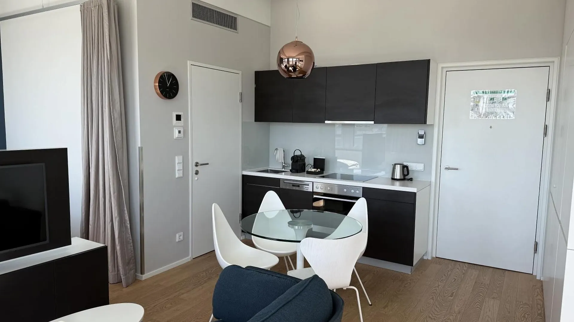 Penthouse-Flair With Skyline-View Apartment Vienna