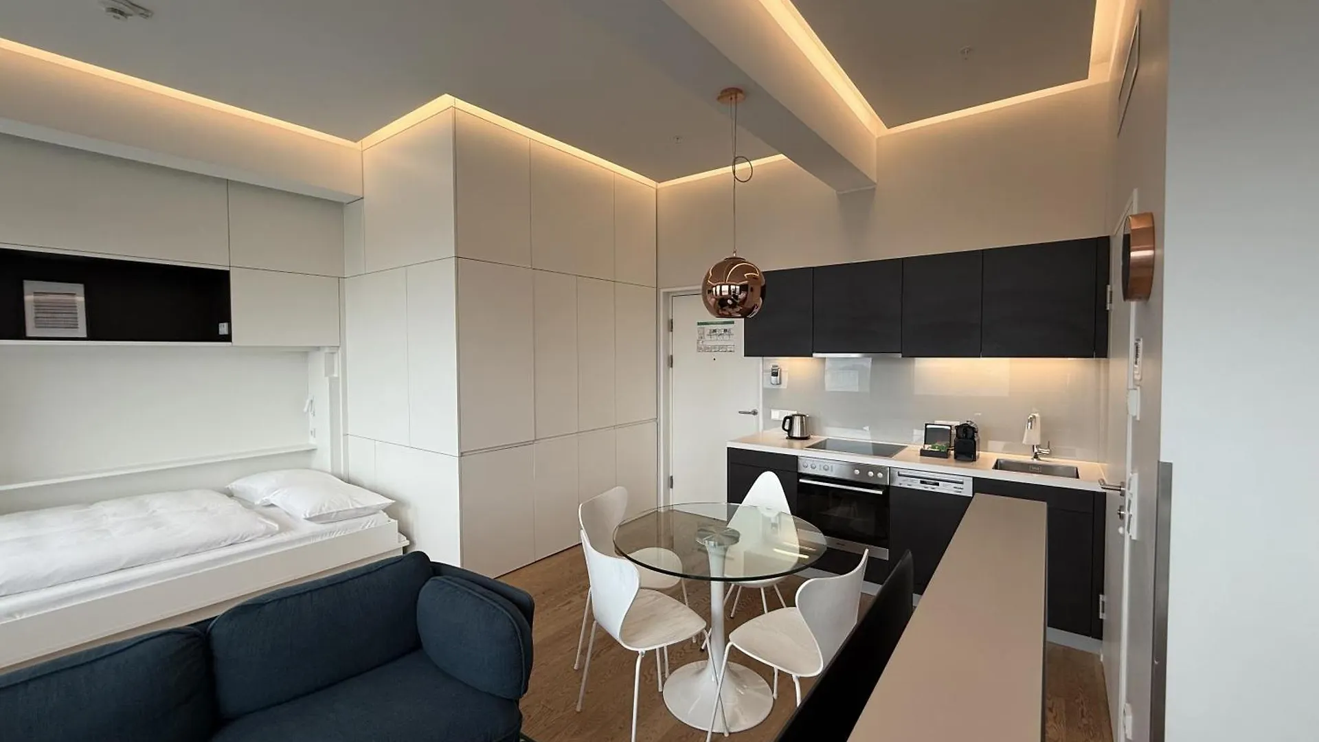 Penthouse-Flair With Skyline-View Apartment Vienna