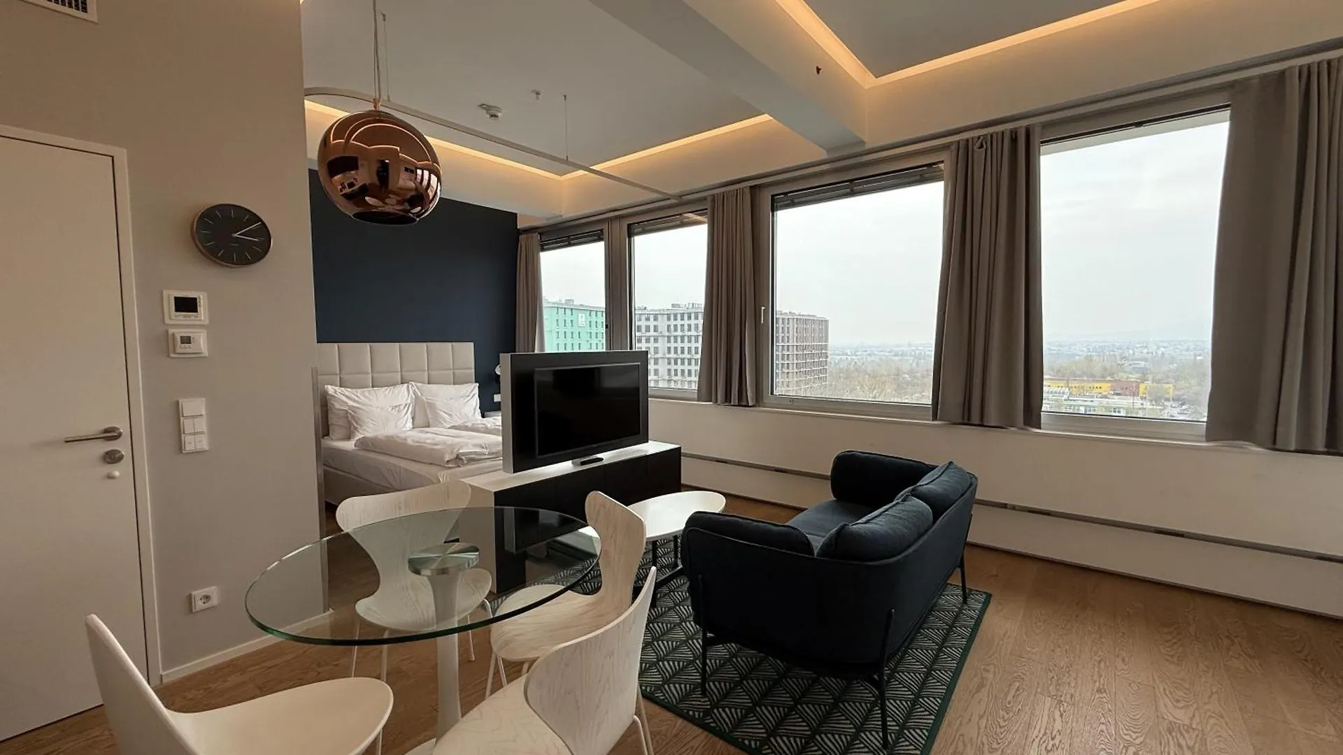 Penthouse-Flair With Skyline-View Apartment Vienna