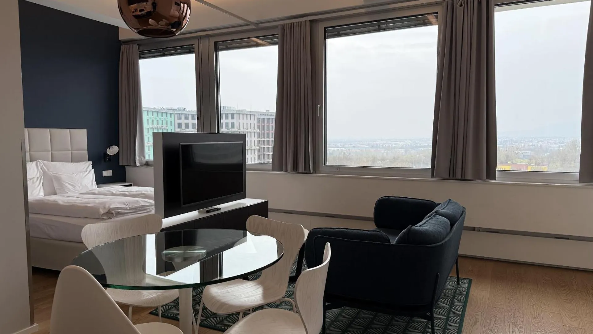 Penthouse-Flair With Skyline-View Apartment Vienna