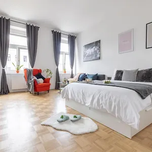 Yeshello Station Apartment