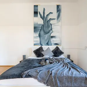 Yeshello Station Apartment