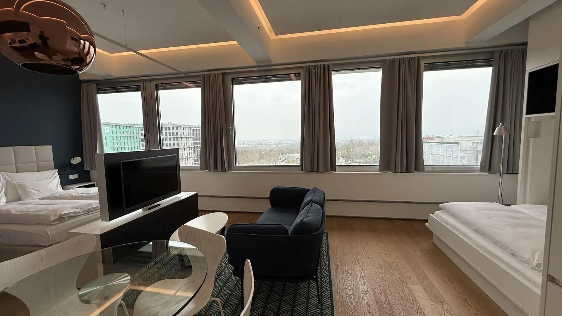 Penthouse-Flair With Skyline-View Apartment Vienna